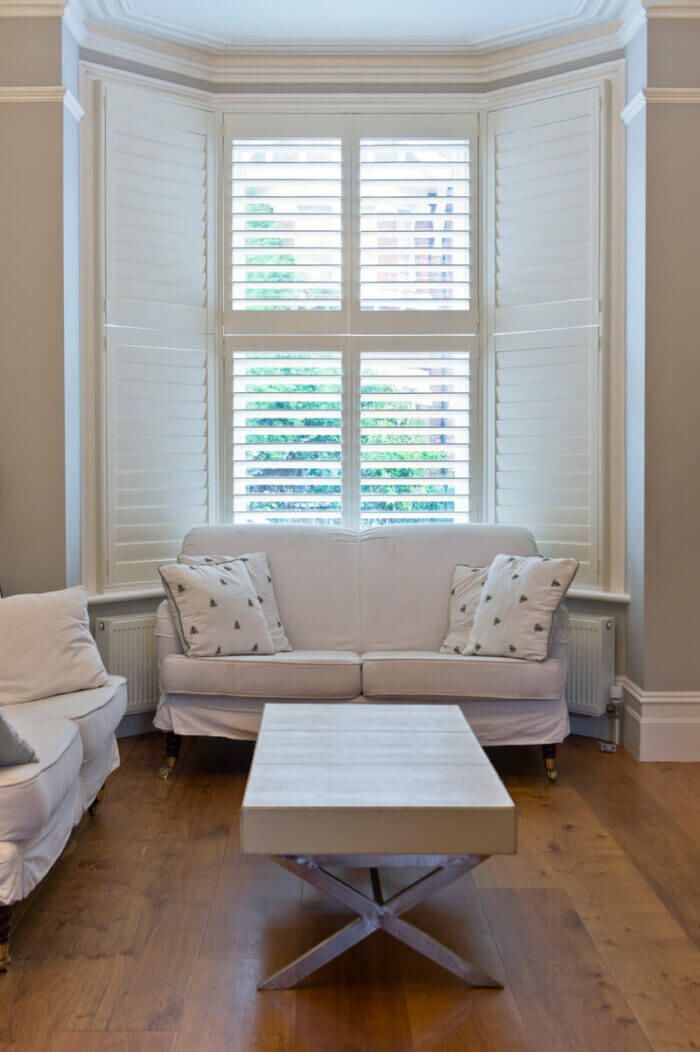 Bay Window Lounge Bay 03