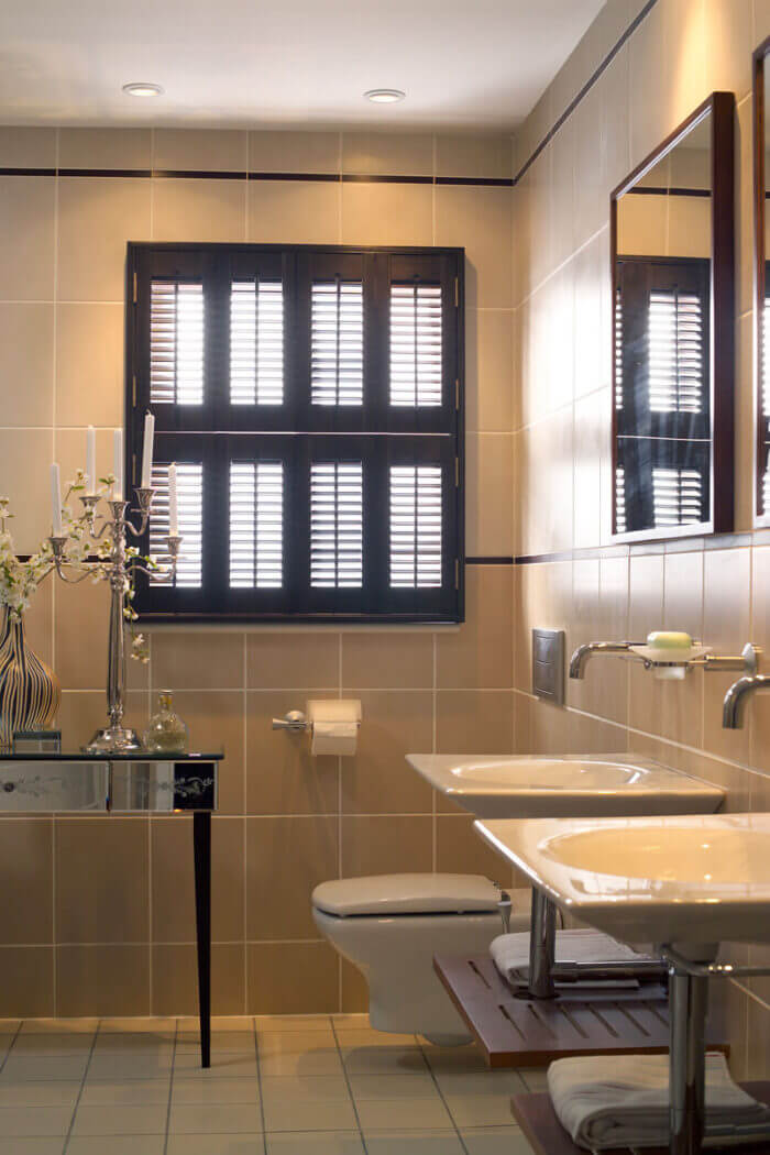 bathroom tier on tier bi fold black 01