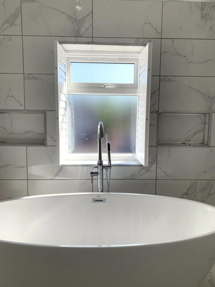 bay window bathroom shutters manchester 6 scaled 1